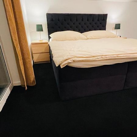 House Flow, 3 Room, Free 2 Parking Bratislava Extérieur photo