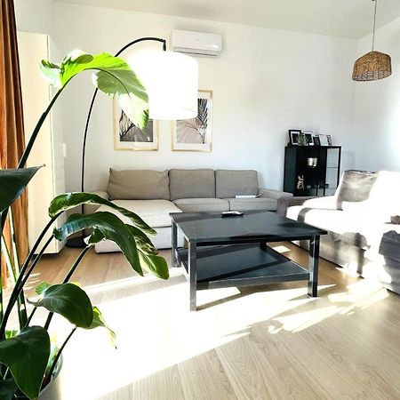 House Flow, 3 Room, Free 2 Parking Bratislava Extérieur photo