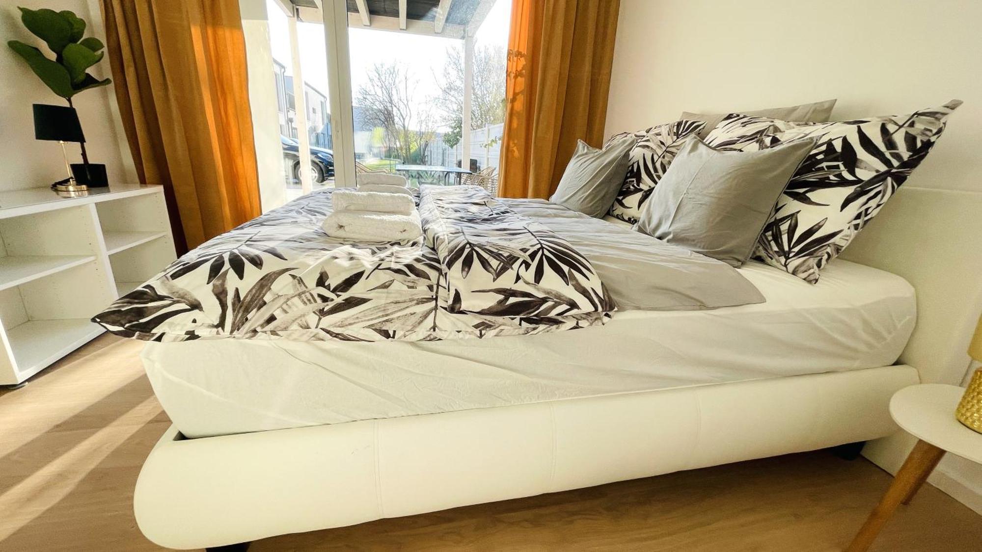 House Flow, 3 Room, Free 2 Parking Bratislava Extérieur photo