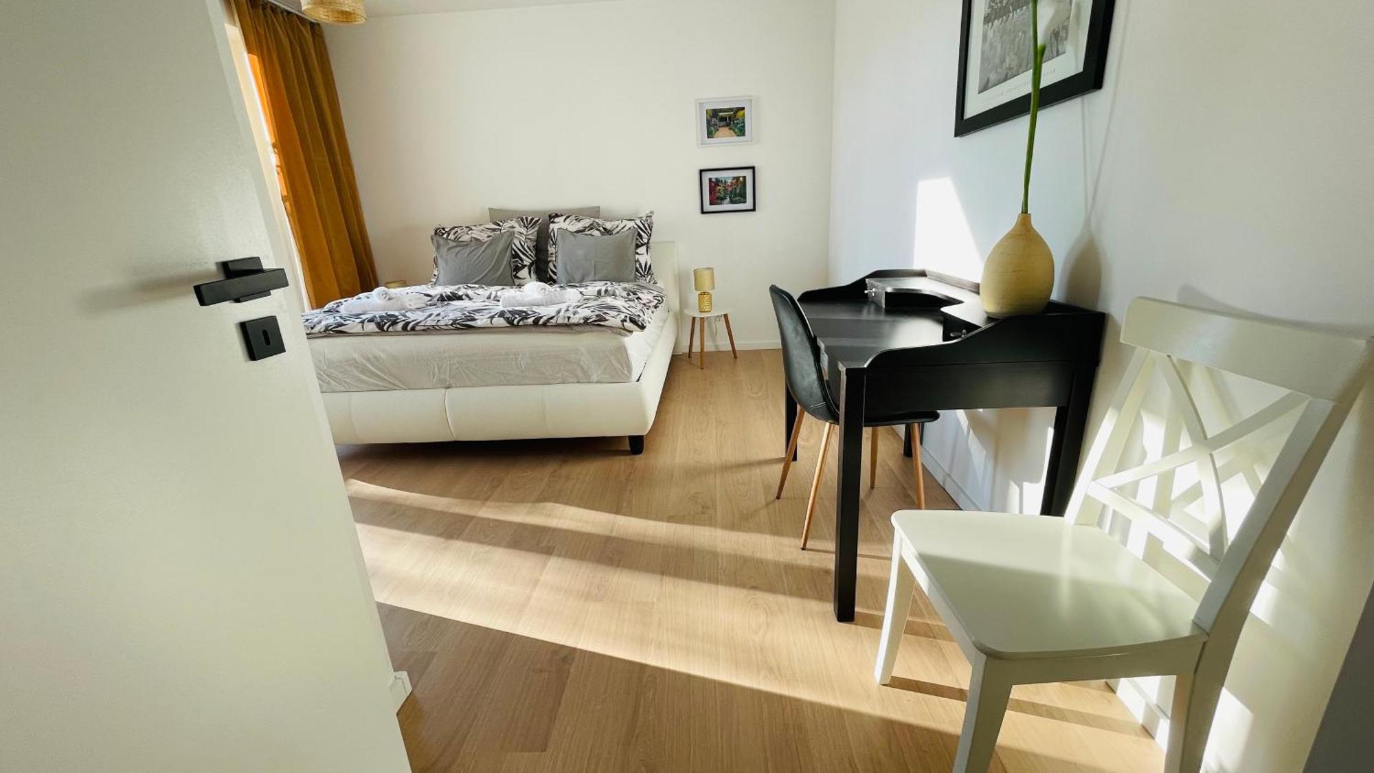 House Flow, 3 Room, Free 2 Parking Bratislava Extérieur photo