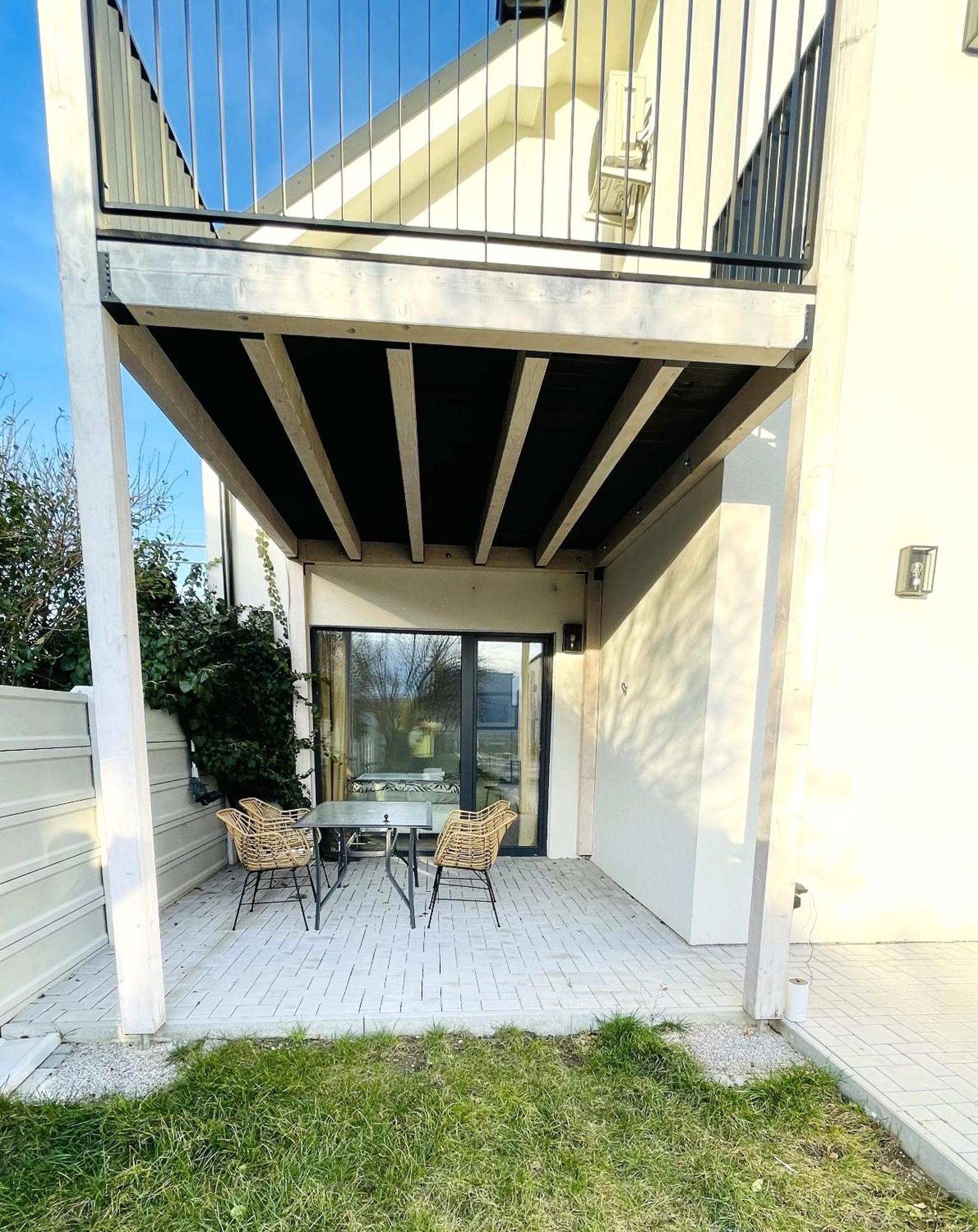 House Flow, 3 Room, Free 2 Parking Bratislava Extérieur photo