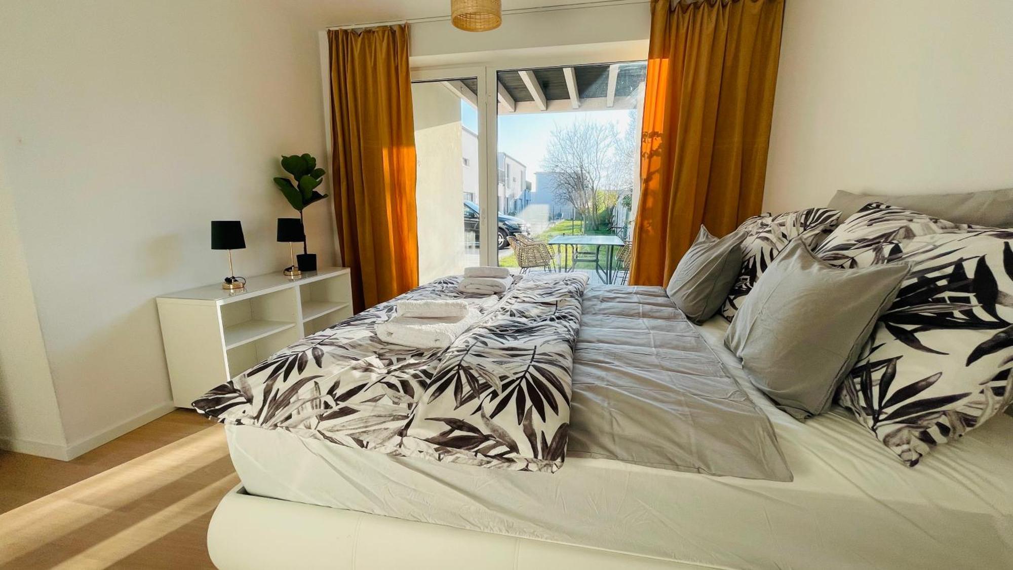 House Flow, 3 Room, Free 2 Parking Bratislava Extérieur photo