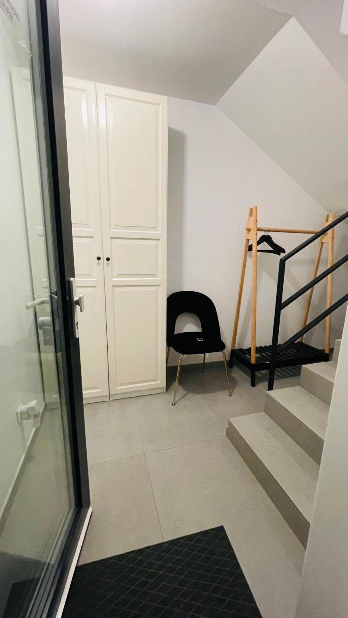 House Flow, 3 Room, Free 2 Parking Bratislava Extérieur photo