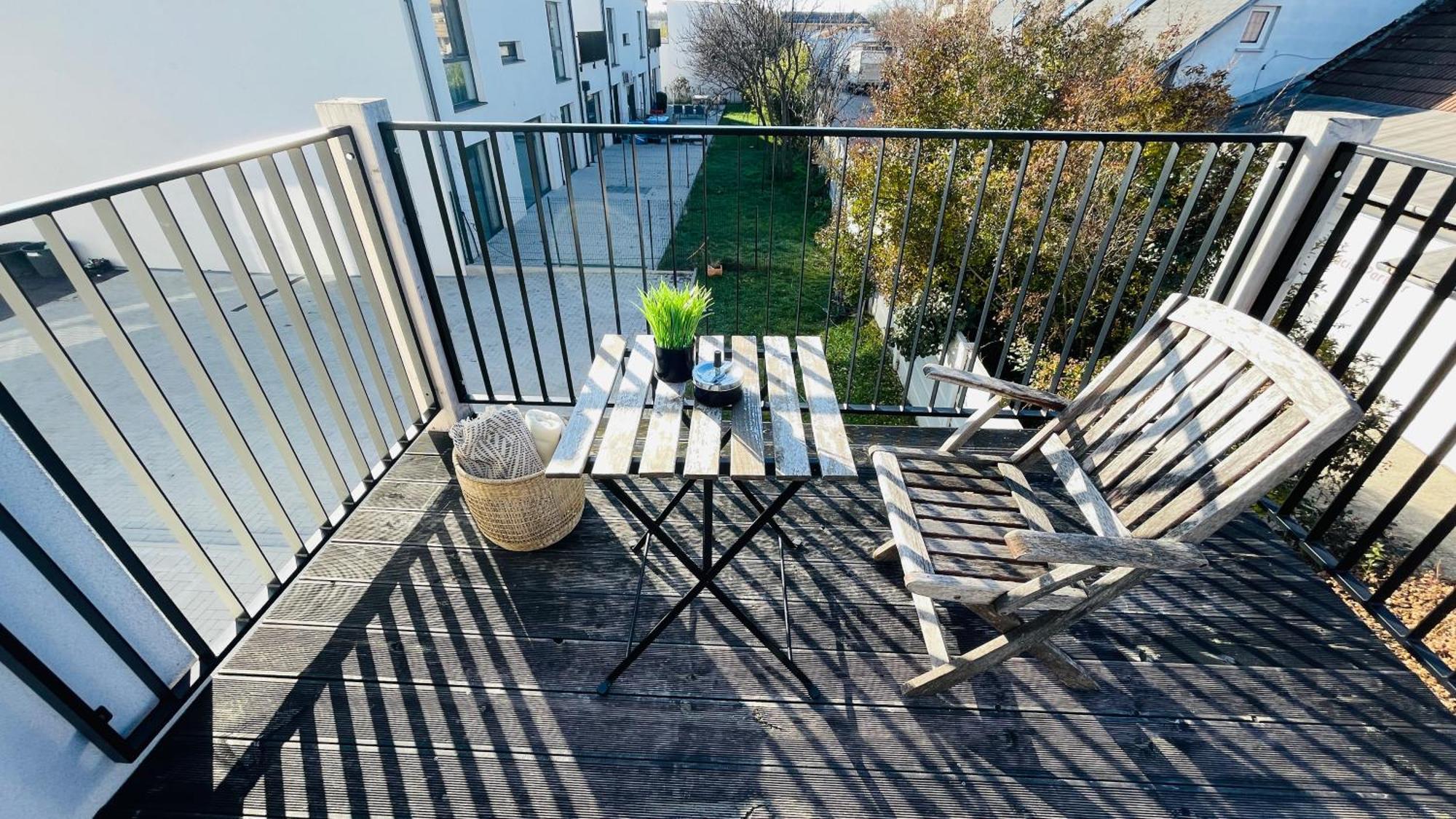 House Flow, 3 Room, Free 2 Parking Bratislava Extérieur photo