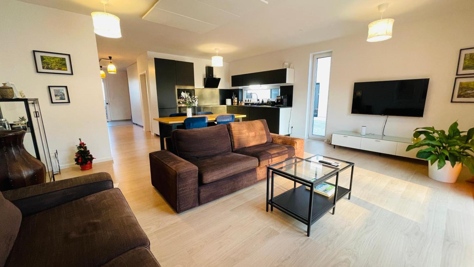 House Flow, 3 Room, Free 2 Parking Bratislava Extérieur photo