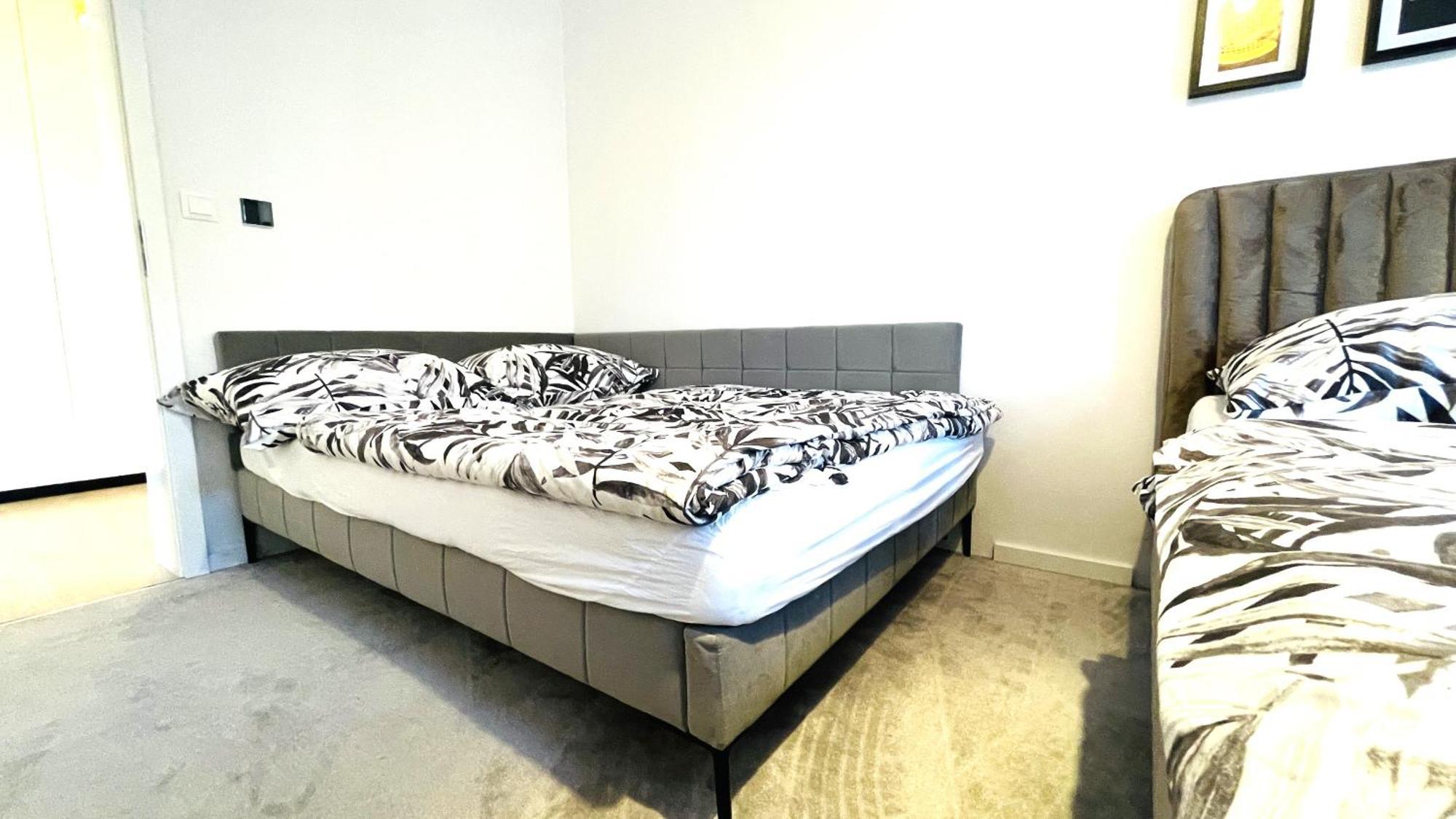 House Flow, 3 Room, Free 2 Parking Bratislava Extérieur photo