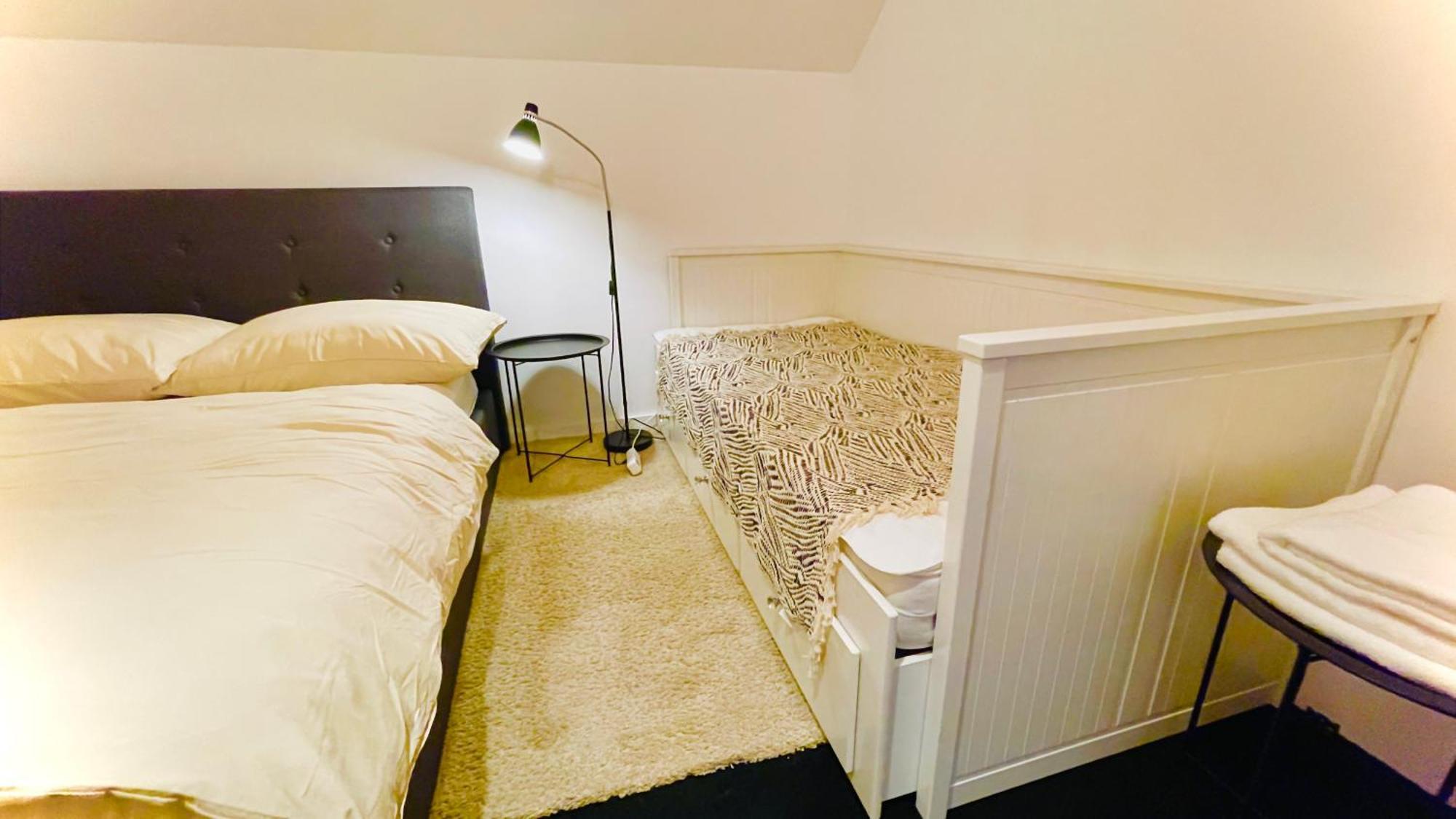 House Flow, 3 Room, Free 2 Parking Bratislava Extérieur photo
